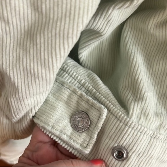 Levi’s Jacket Trucker Corduroy with sherpa collar meadow mist color 2X NEW Tags - Picture 6 of 8